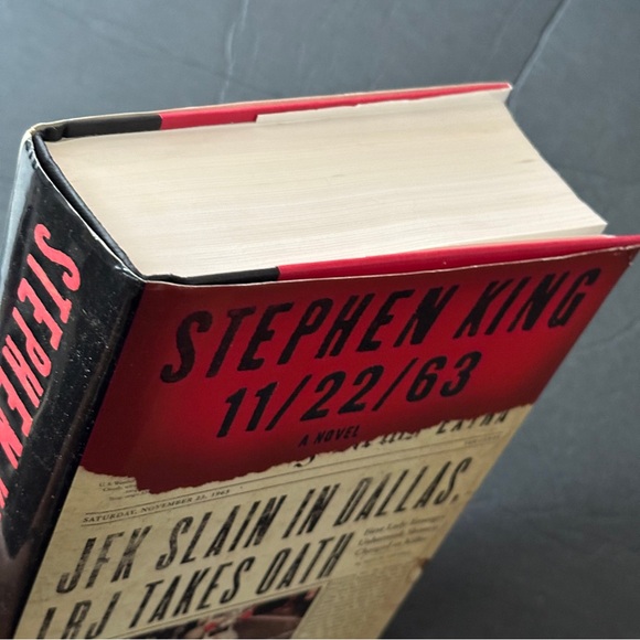 11/22/63: A Novel by Stephen King (1st Edition) | Fiction | Hardcover Book - Picture 8 of 11